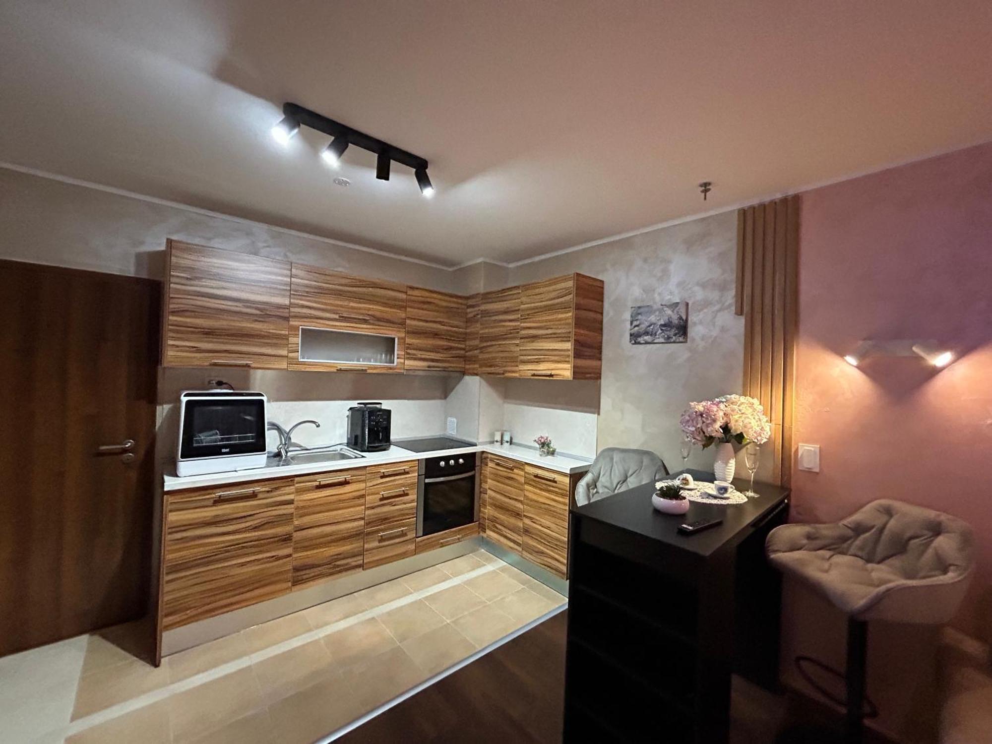 2-Bedroom, 2-Bathroom With Fireplace And Garden At Winslow Infinity Банско Екстериор снимка