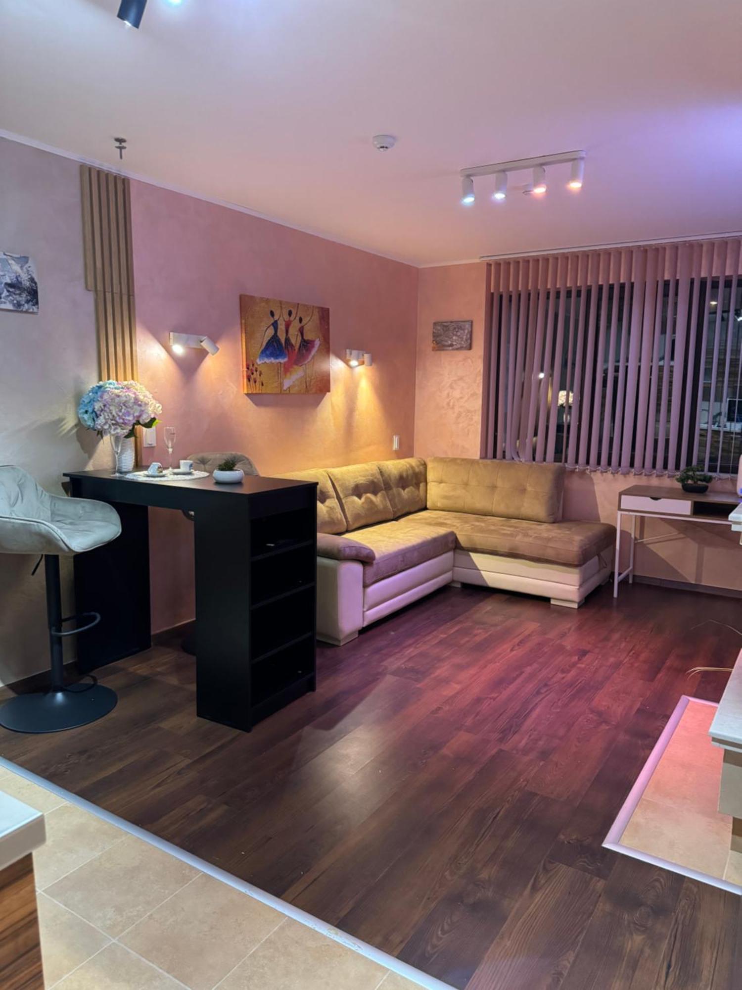 2-Bedroom, 2-Bathroom With Fireplace And Garden At Winslow Infinity Банско Екстериор снимка