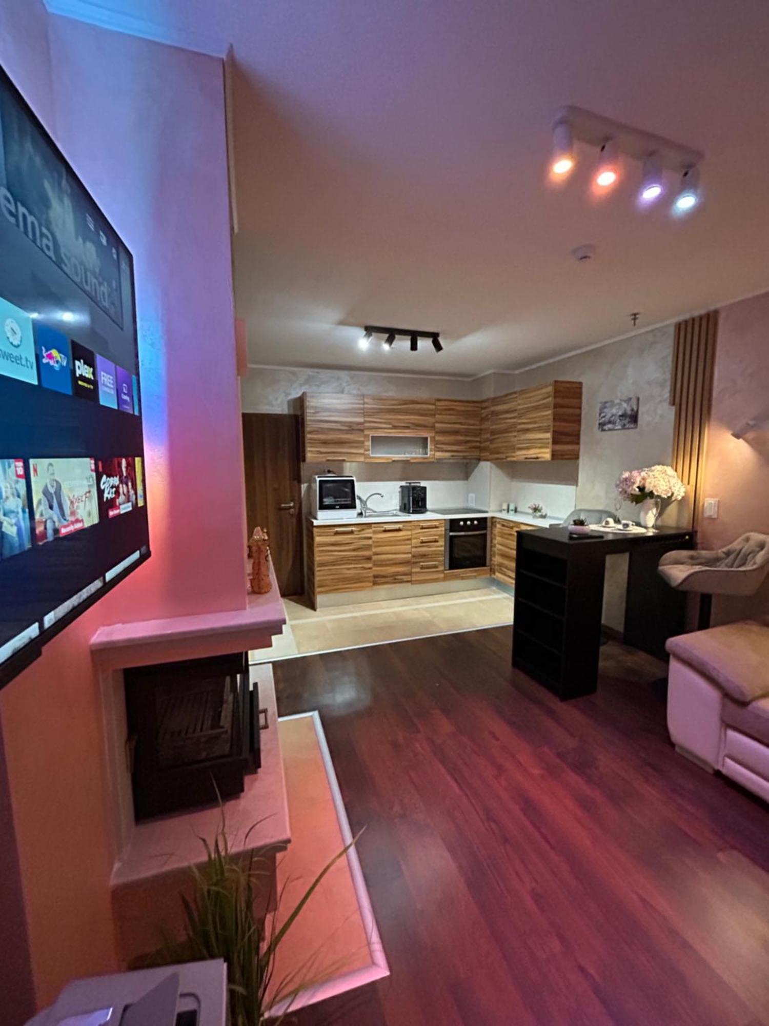 2-Bedroom, 2-Bathroom With Fireplace And Garden At Winslow Infinity Банско Екстериор снимка